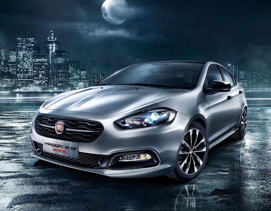  Fiat Viaggio Blacktop 2015 года  (фото 1 из 5)